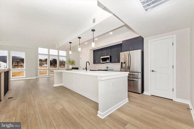 Building Photo - 714 Iron Frg Rd