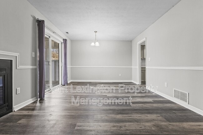 Building Photo - 1658 Foxhaven Dr