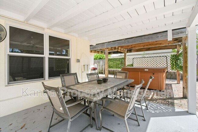 Building Photo - 244 Greymon Dr