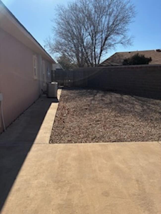 Building Photo - 3804 Ben Hogan Dr