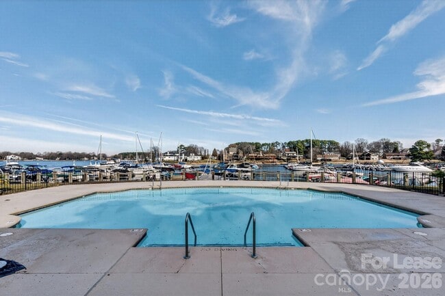 Building Photo - 18695 Vineyard Point Ln