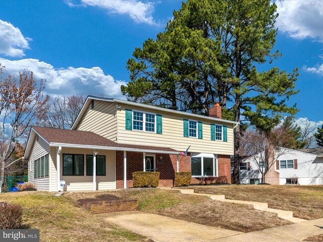 Building Photo - 402 S Cherry Grove Ave