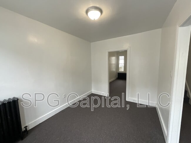 Building Photo - 650 W College Ave