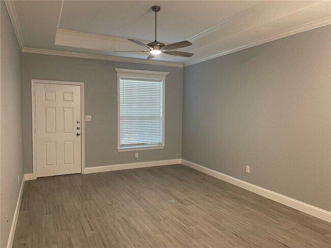 Building Photo - 3838 Oldenburg Ln