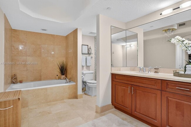Building Photo - 1200 Hillsboro Mile