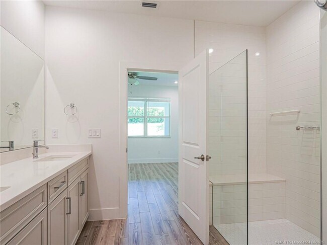 Building Photo - 11551 SW Viridian Blvd