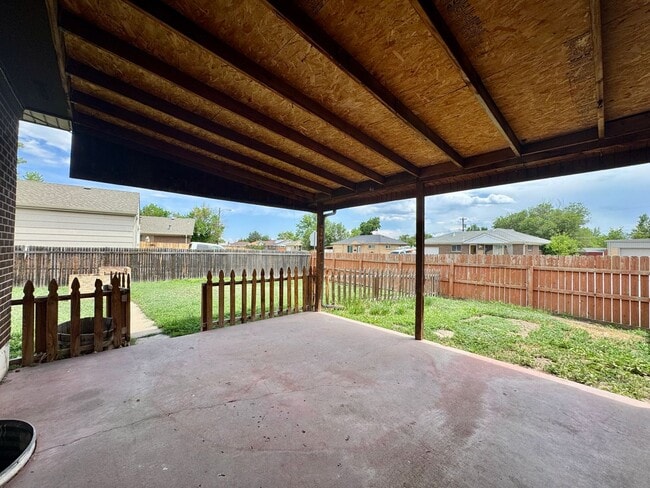 Building Photo - Spacious 4 bedroom home in Westminster! Av...