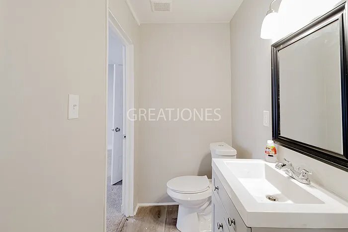 Building Photo - 7414 1st Ave S