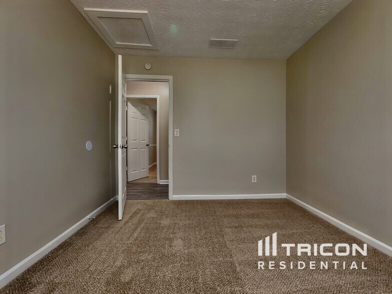 Building Photo - 2725 Archer Way