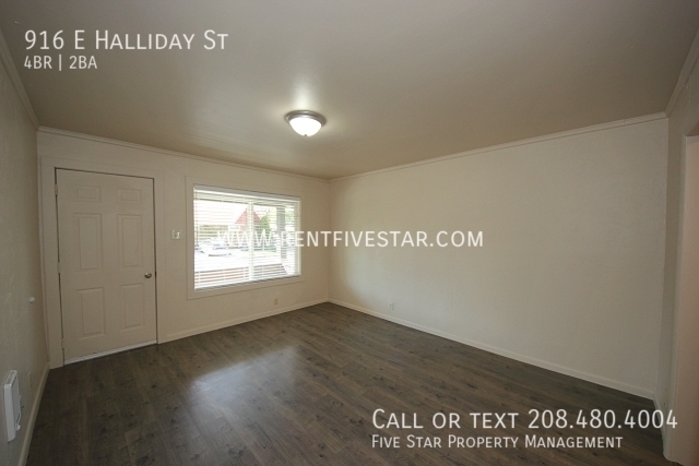 Building Photo - 916 E Halliday St