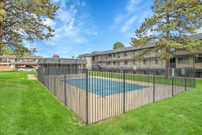 Building Photo - $1,650.00 - 3 Bedrooms, 2 Bathrooms, Condo...