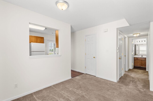 Building Photo - 2405-2407-2407 Northampton Dr