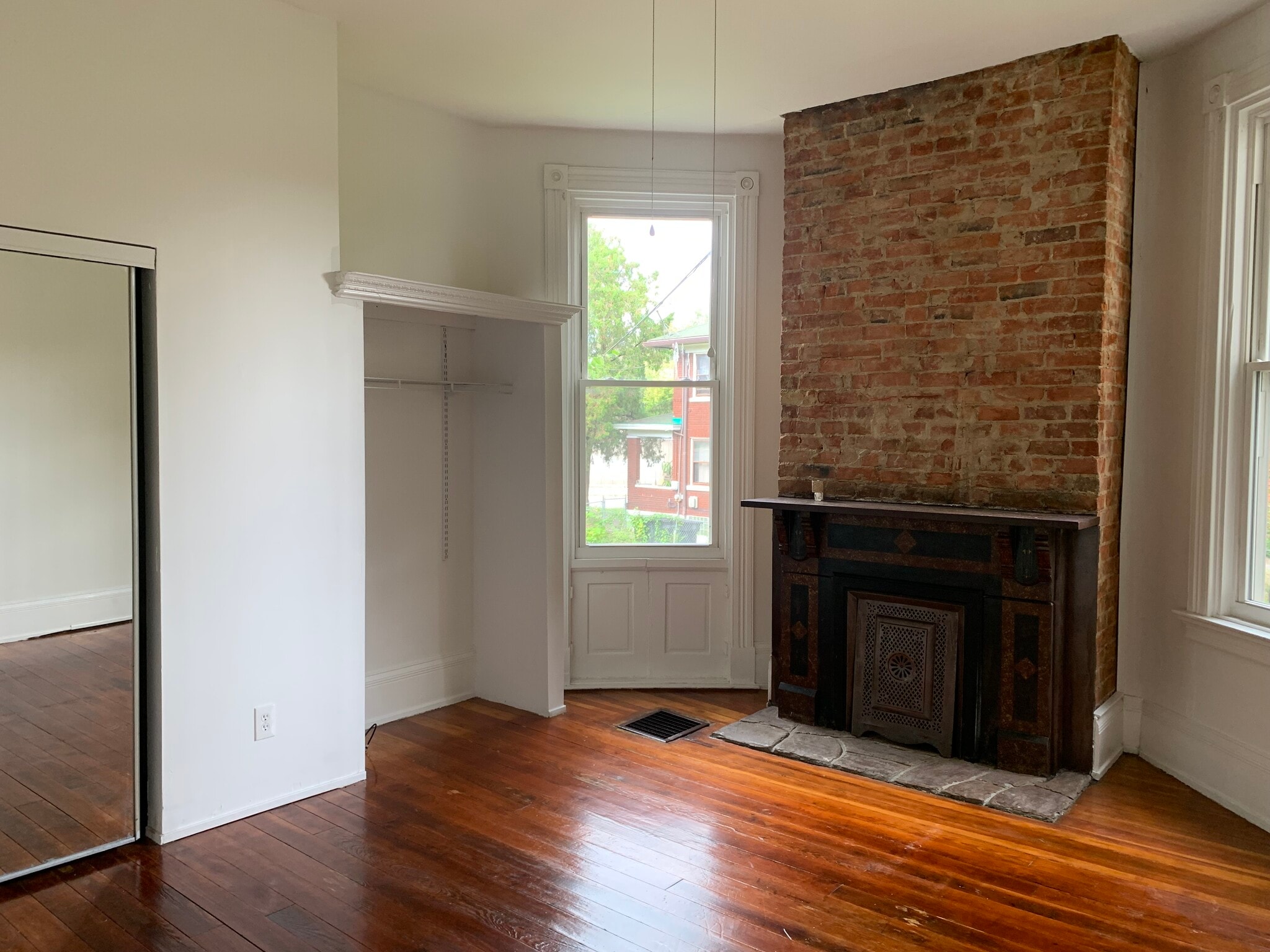 Building Photo - 3042 Gilbert Ave