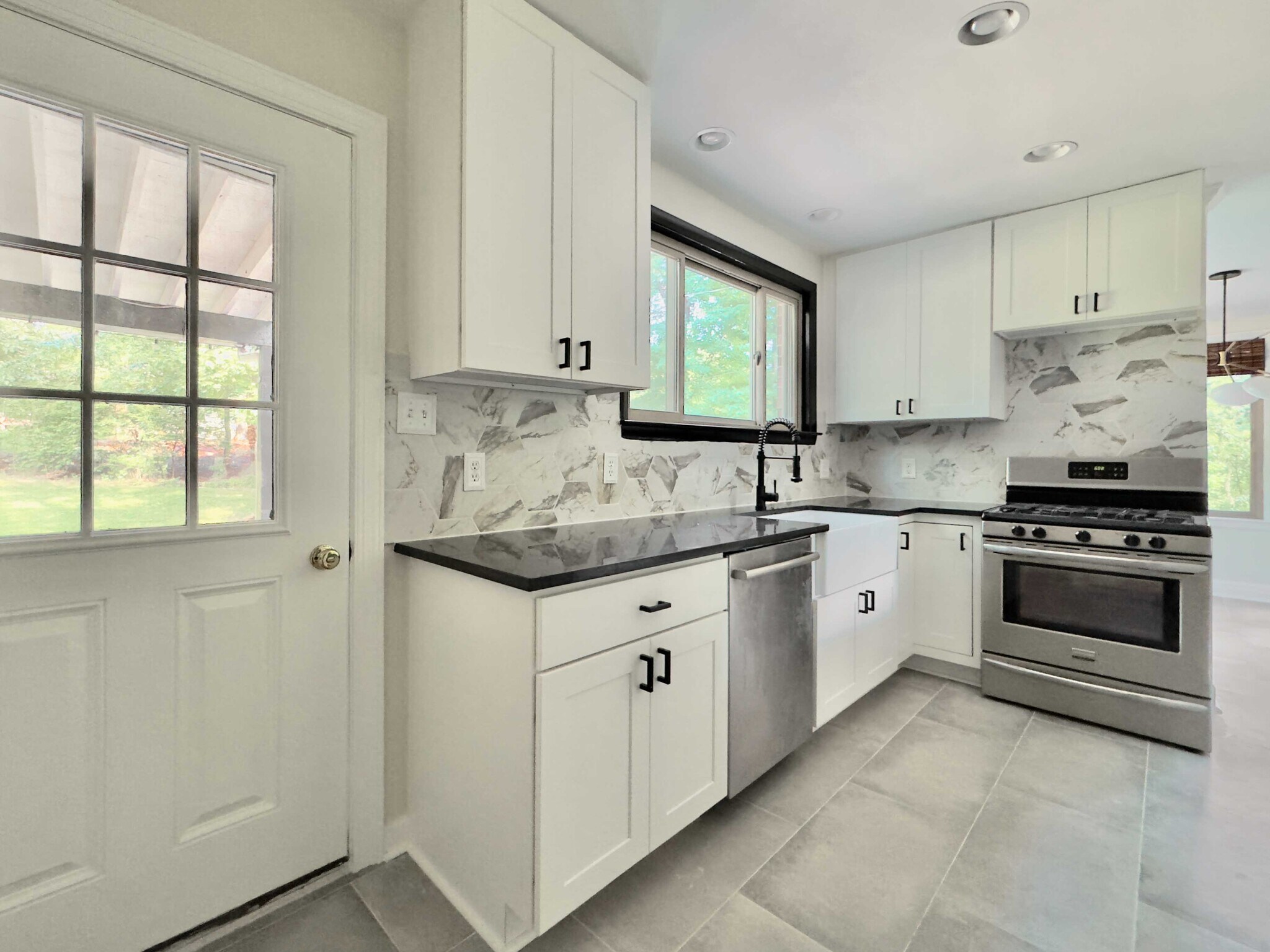 Newly remodeled kitchen - 1301 Gahant Rd