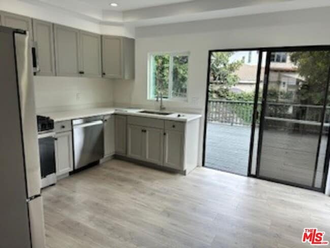 Building Photo - 620 25th St