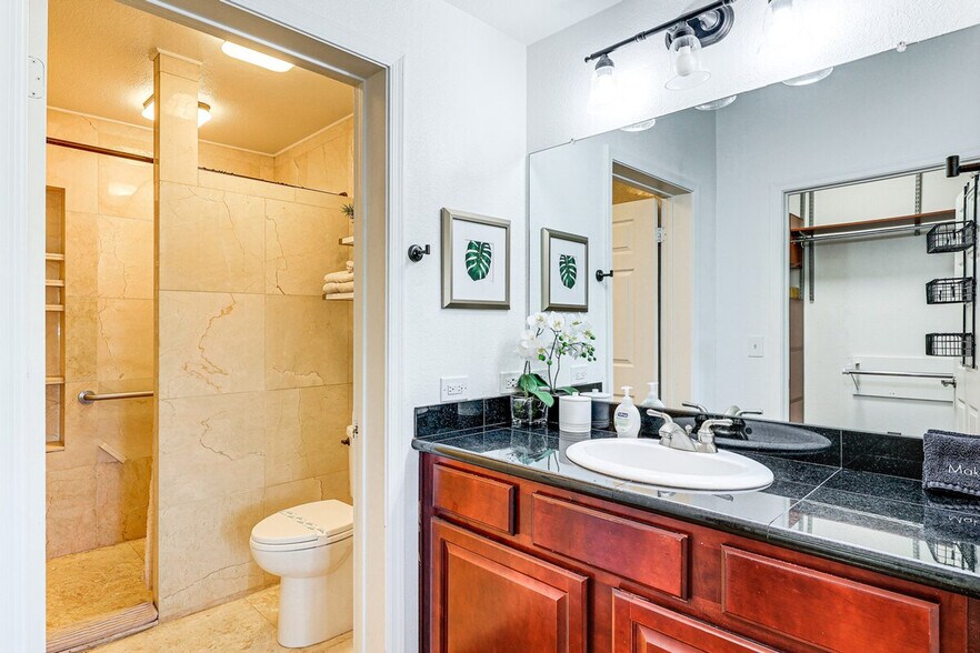 Building Photo - 5335 E Shea Blvd