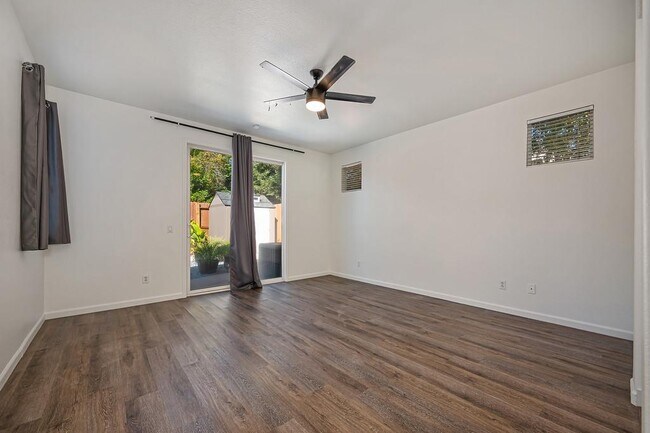 Building Photo - 238 St Tropez Ln