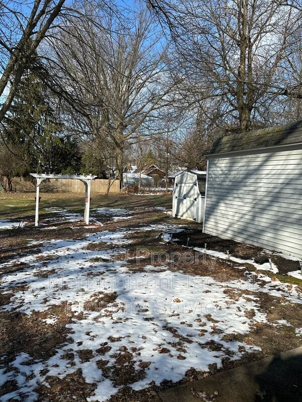 Building Photo - 1780 S Green Rd