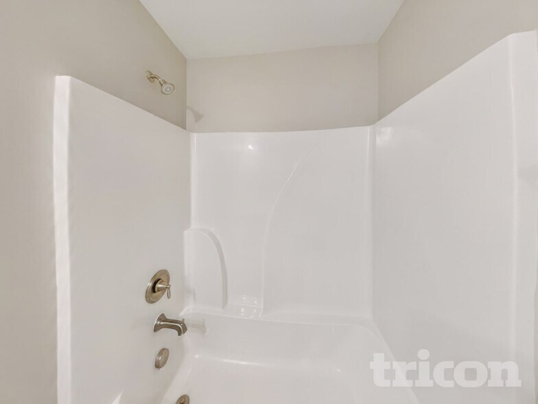 Building Photo - 50 Greenhouse St