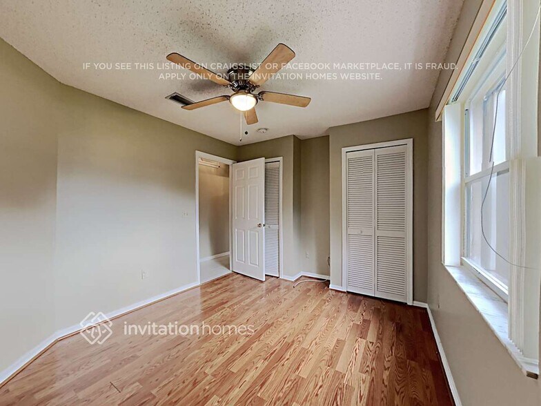 Building Photo - 12841 Meadowbreeze Dr
