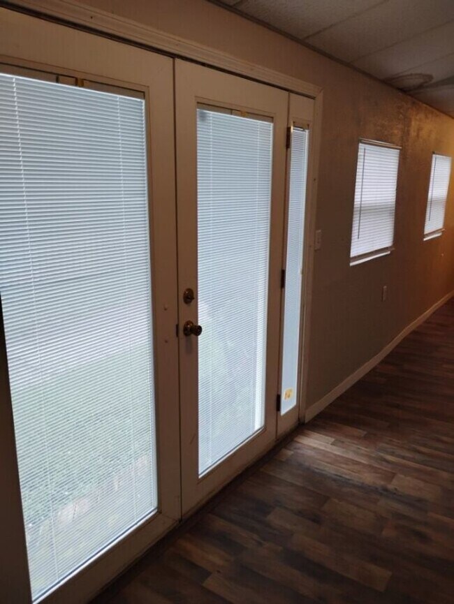 Building Photo - 4 Bd 2 Ba Single Family Home for Rent