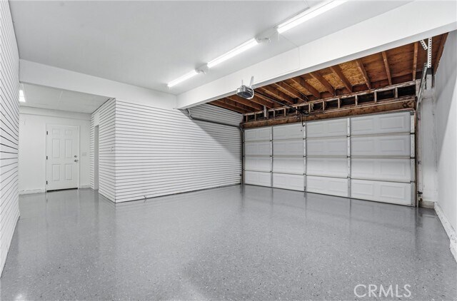 Building Photo - 845 Woodcrest Ave