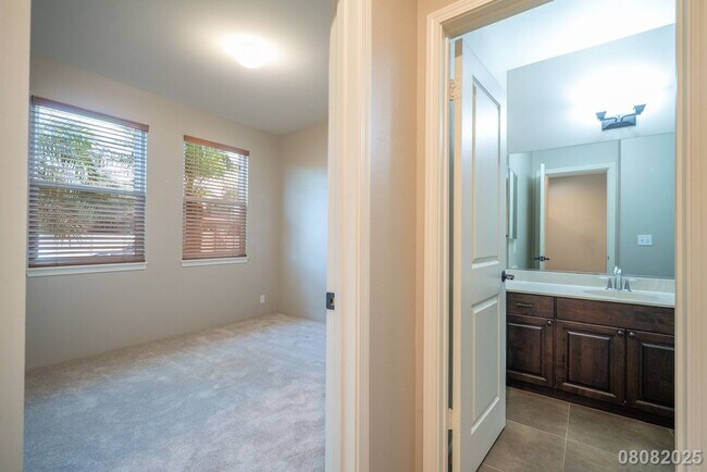 Building Photo - $4700.00 | 4BD/3BA Single Family Home In S...