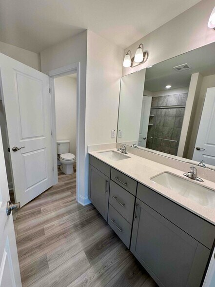 Building Photo - 74 Clear Bead Ct