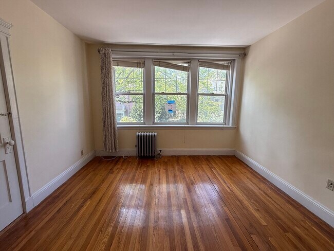 Building Photo - 333 Harvard St