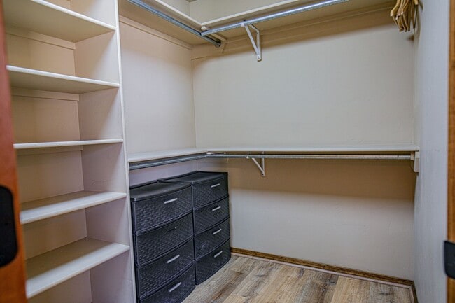 Building Photo - Beautiful 4 Bedroom/2 Bath Home