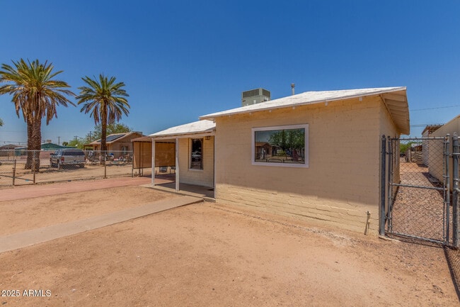 Building Photo - 1116 E Cocopah St