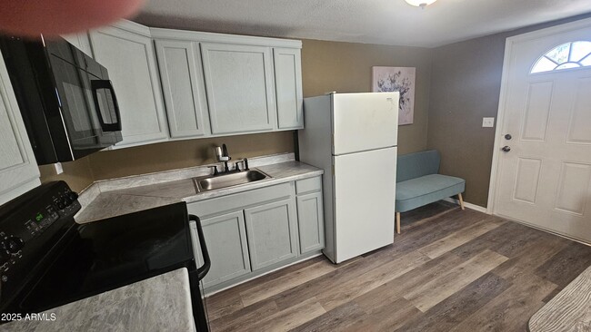 Building Photo - 18436 N 1st St