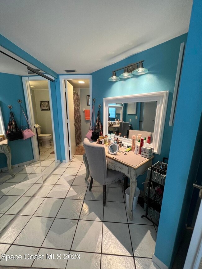 Building Photo - 969 Sonesta Ave NE