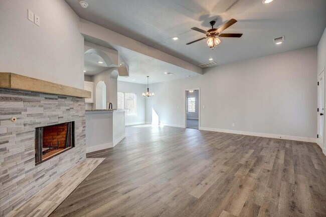 Building Photo - Pristine 3/2/2 in Frenship ISD, All Applia...