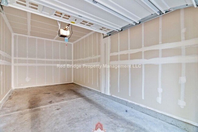 Building Photo - 10834 NE Holly St