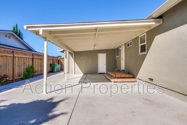 Building Photo - 2333 Augusta Pl