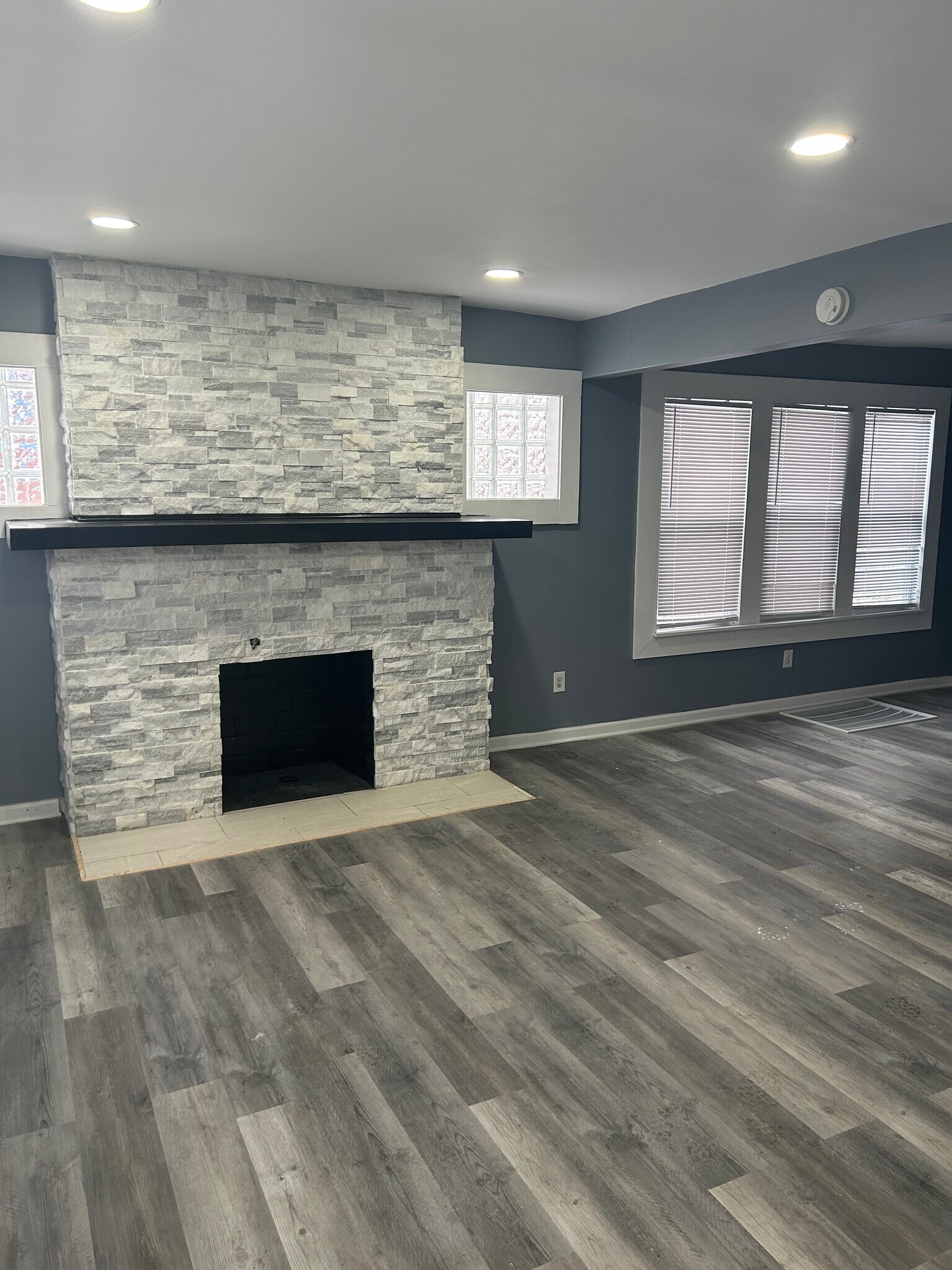 Building Photo - 14557 Strathmoor St