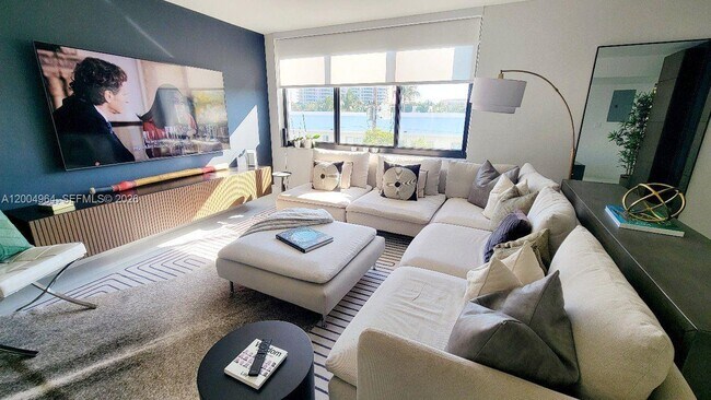 Building Photo - 250 Galen Dr