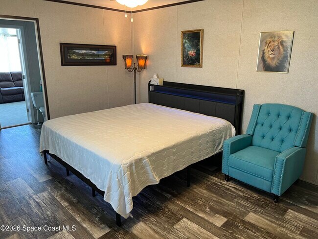 Building Photo - 194 Holiday Park Blvd NE