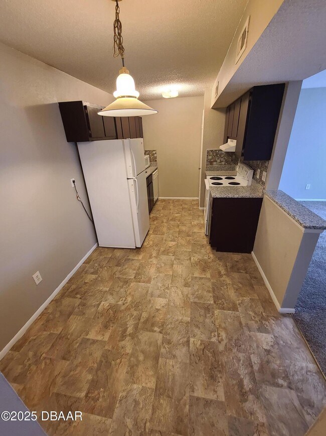 Building Photo - 1600 Big Tree Rd