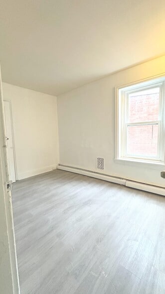 Building Photo - 730 Kohn St