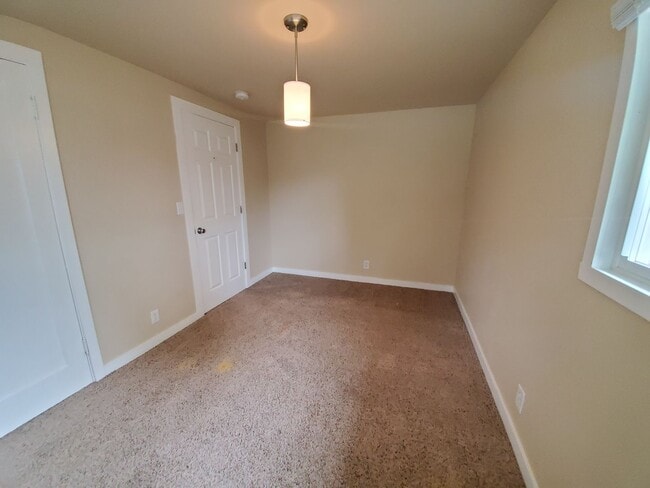 Building Photo - 2717 S Fruitland