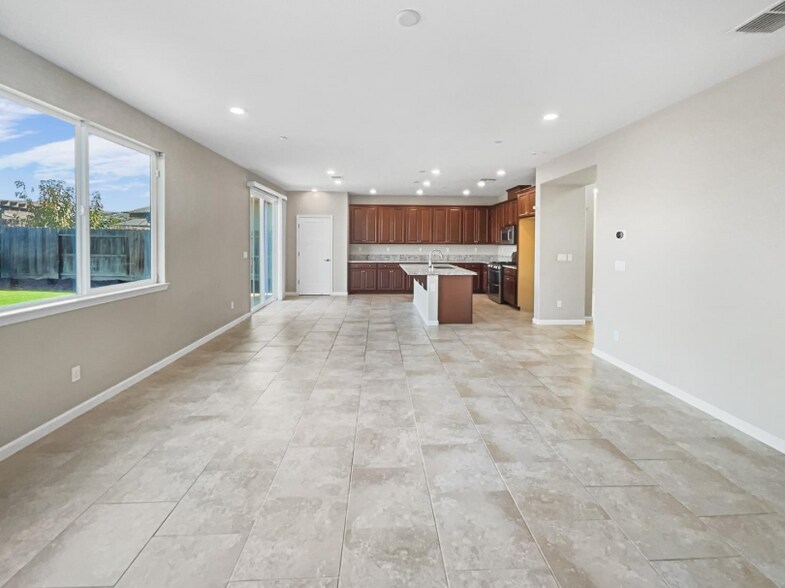 Building Photo - 5021 Birch Valley Way