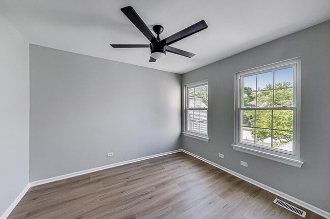 Building Photo - 2105 Glasgow Ct