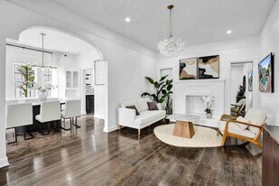 Building Photo - 435 35th St