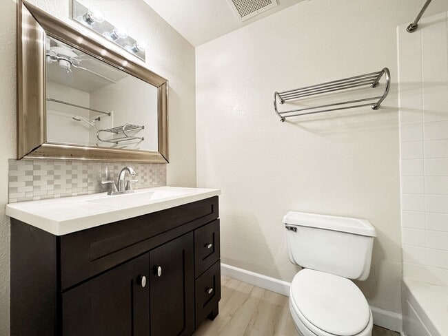 Building Photo - Recently Refreshed Pet Friendly Waikele Co...