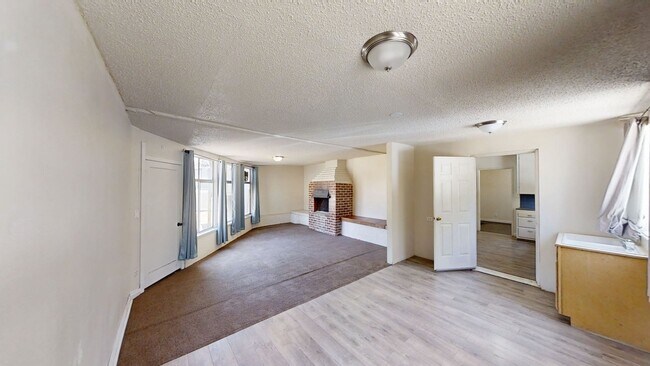 Building Photo - Large home in Yucaipa, Ca.