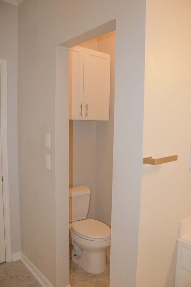 Building Photo - 29607 Legends Green Dr