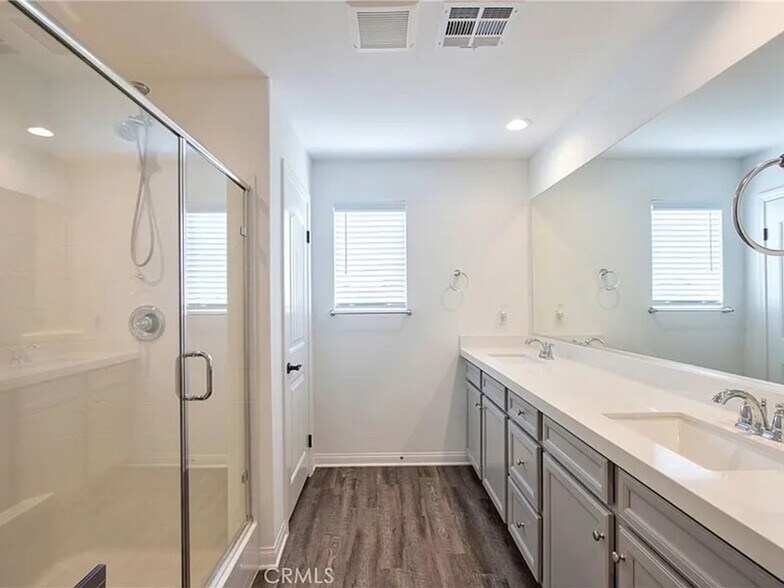 Building Photo - 33022 Clairette Ct