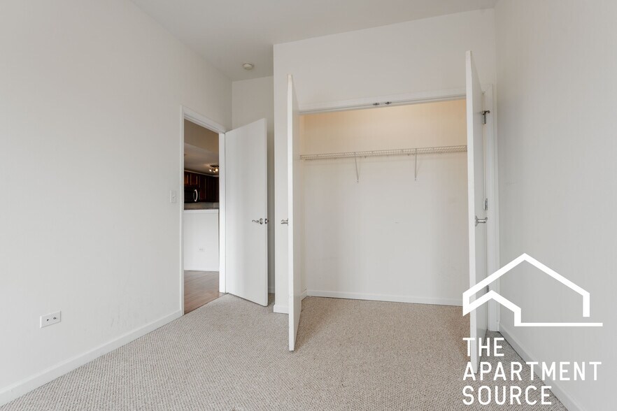 Building Photo - 4217 W Irving Park Rd